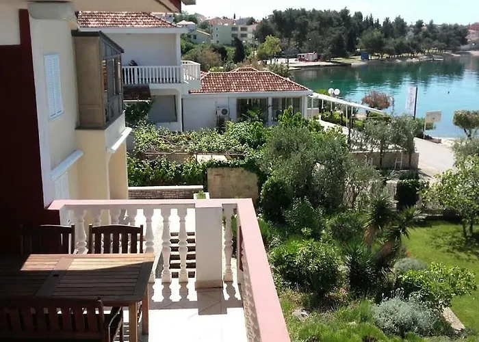 Apartments Lara