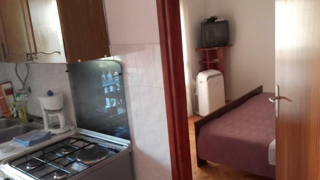 Lara Apartmán *