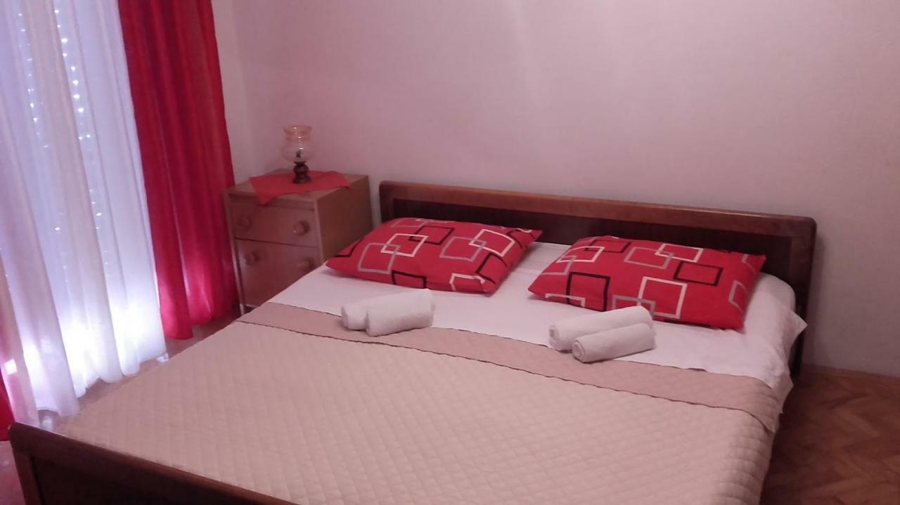 Lara Apartmán *