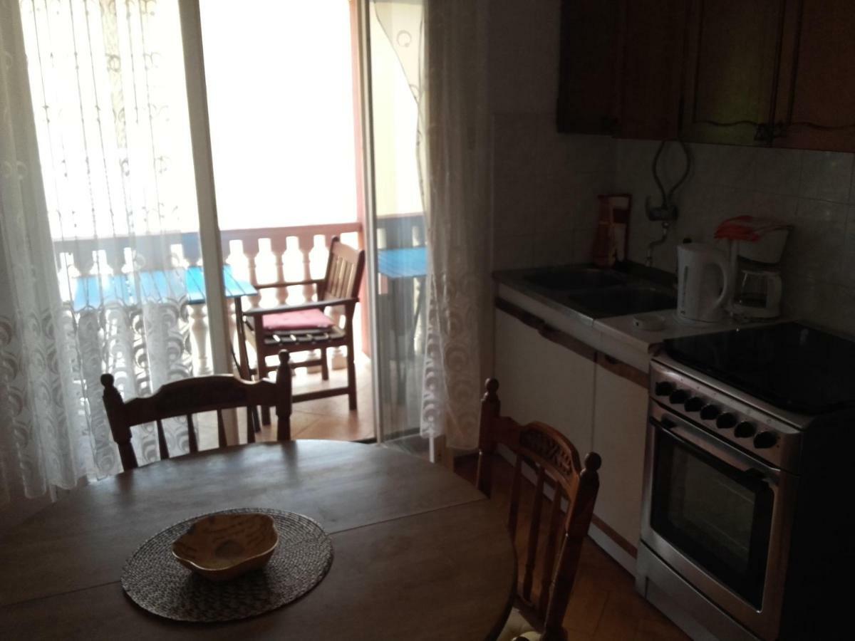 Lara Apartmán *